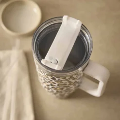 Iso-Becher mit Trinkhalm, Leo/weiß/schwarz/braun, 1.2 l